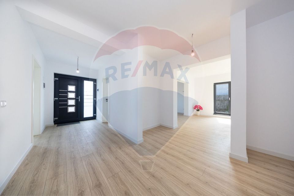 4 room House / Villa for sale