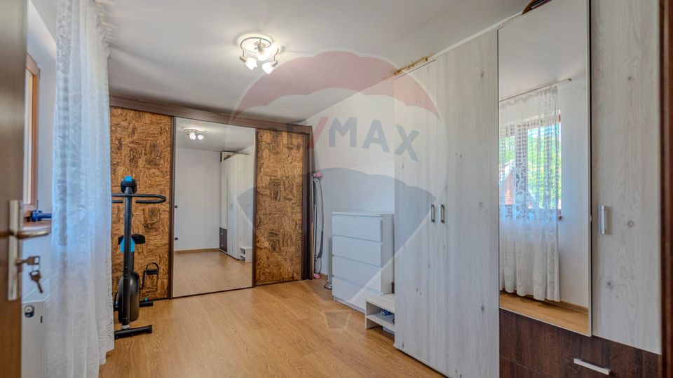 5 room House / Villa for sale