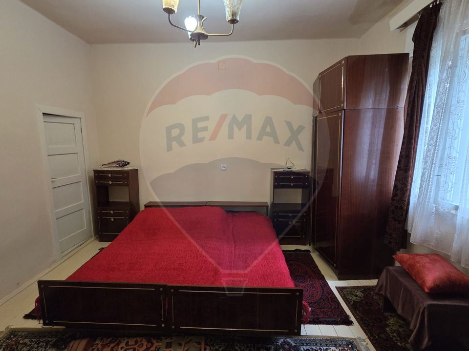 Casă si teren de 1195mp in Tinca