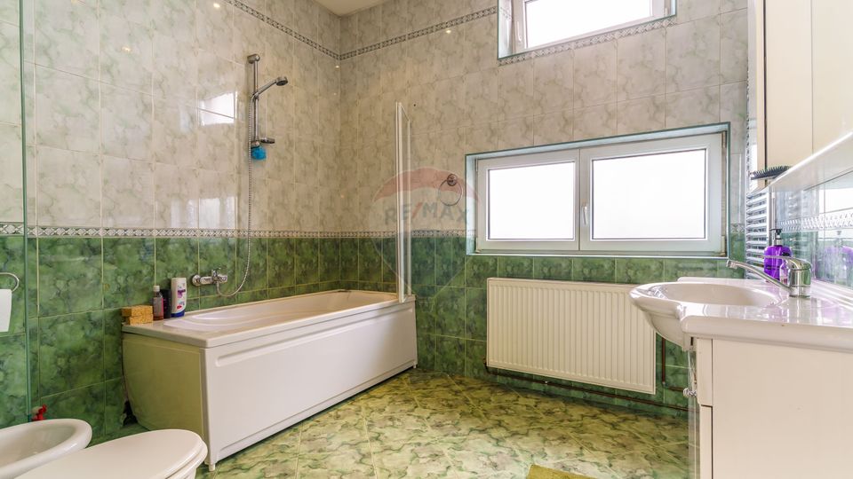 8 room House / Villa for sale, Gheorgheni area