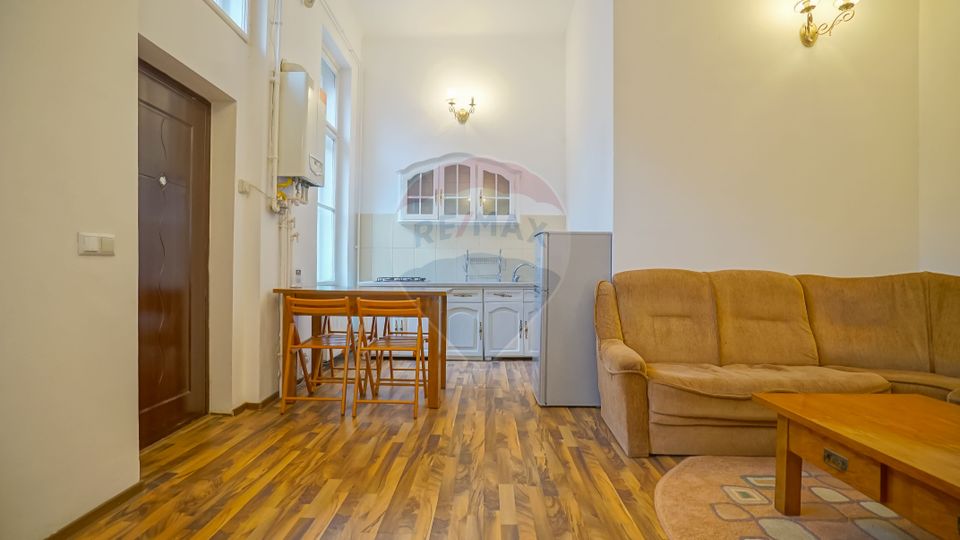REZERVAT! Apartament 3 camere, în vilă, cu grădină proprie