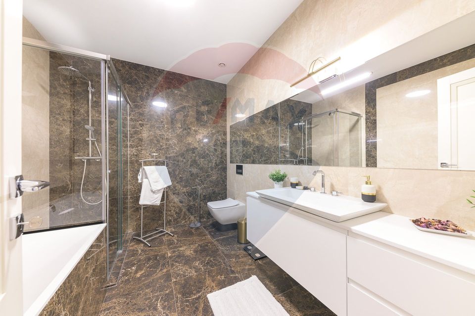 Penthouse with 6 rooms, 2 terraces, 3 parking lots Herastrau area