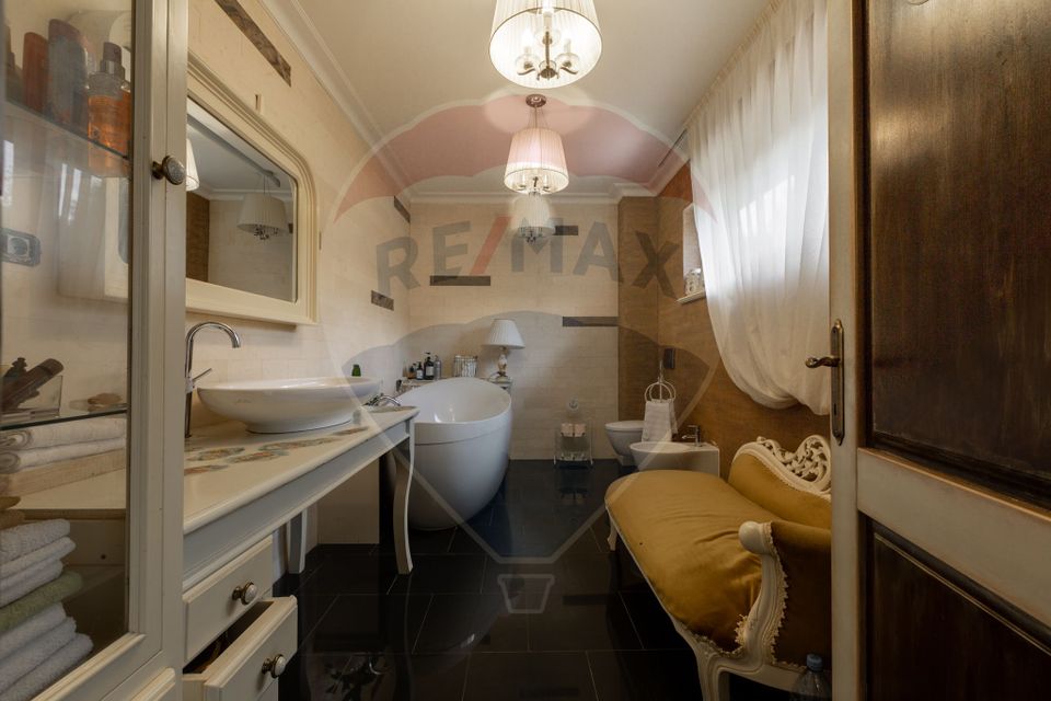 Casă spectaculoasă în Mediaș – reședința antrenorului Cristi Pustai