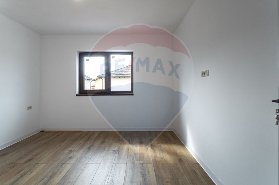 4 room House / Villa for sale