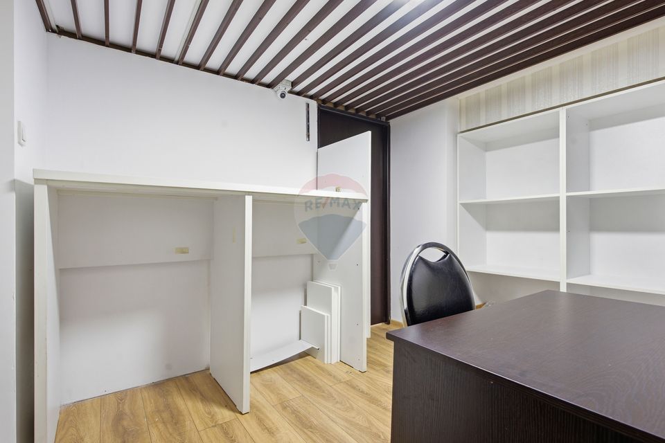 140sq.m Commercial Space for rent, Ultracentral area