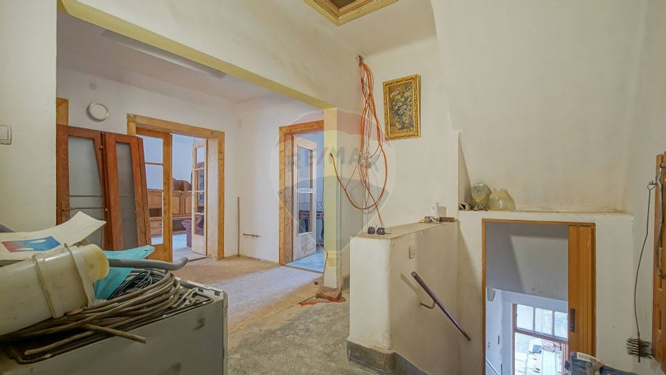 Apartament cu 3 camere de vânzare în zona Brasovul Vechi