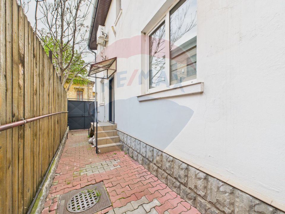 130sqm office space for rent in Unirii area