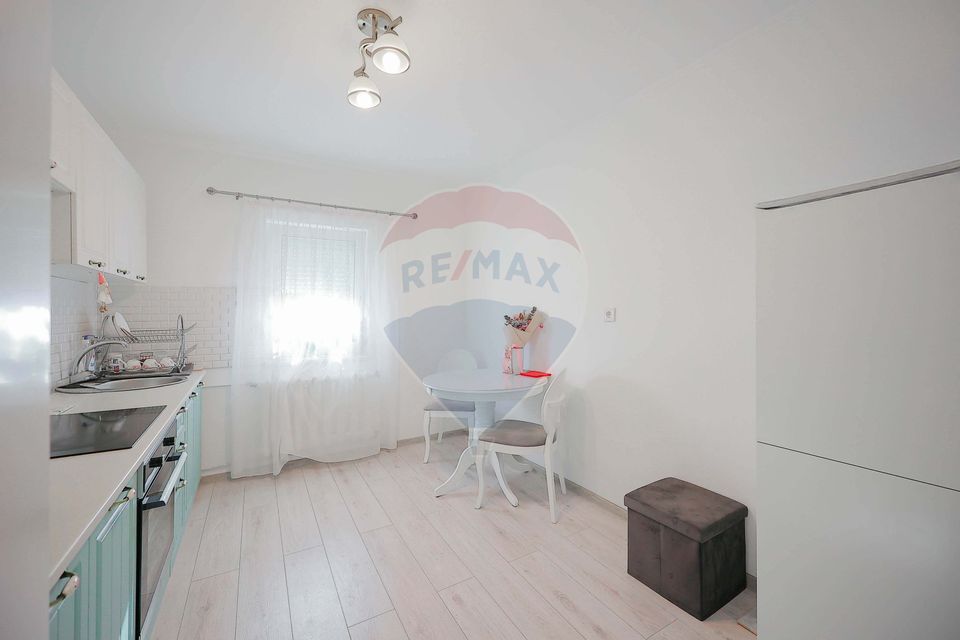 3 room Apartment for sale, Decebal area