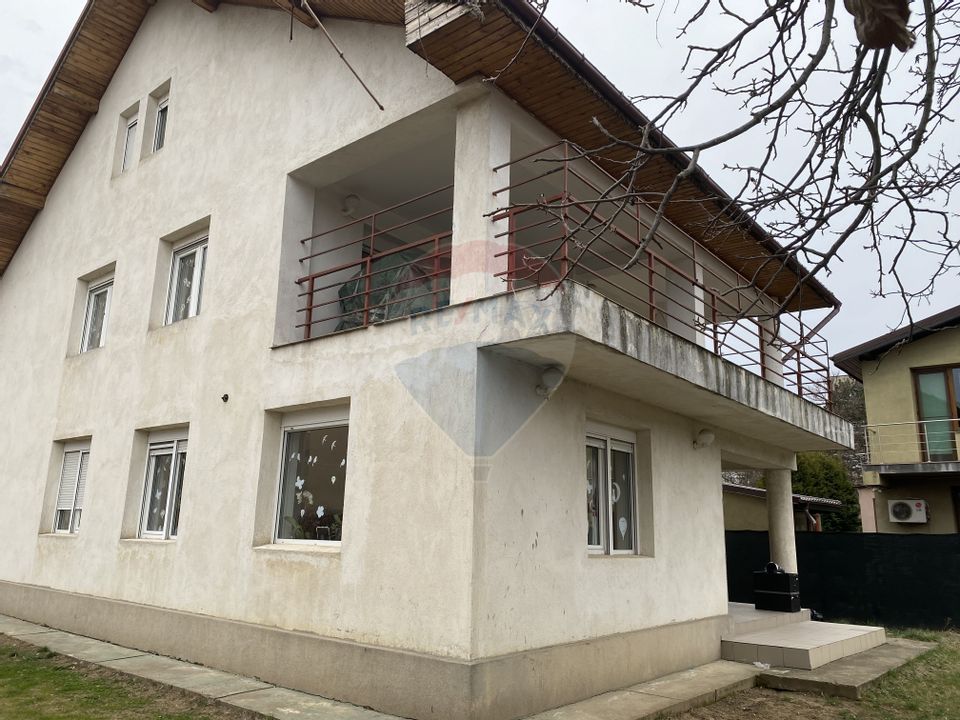 Casă / Vilă cu 6 camere de vânzare în zona Ozana-Pallady