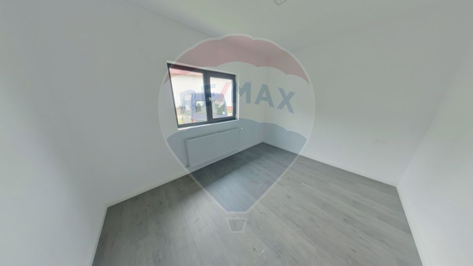 4 room House / Villa for sale, Nord-Est area