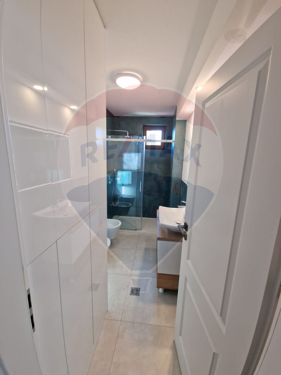 Apartament modern de inchiriat