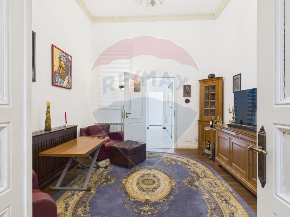 Casa / Vila cu 8 camere de vanzare în zona Cotroceni