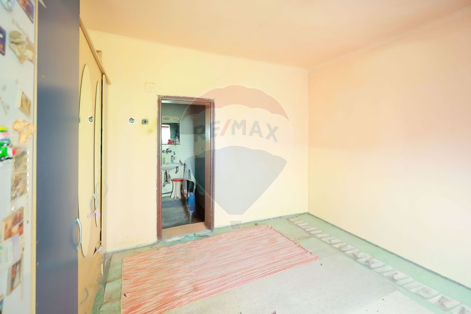 De vânzare casă și teren 1.425 mp - Podgoria