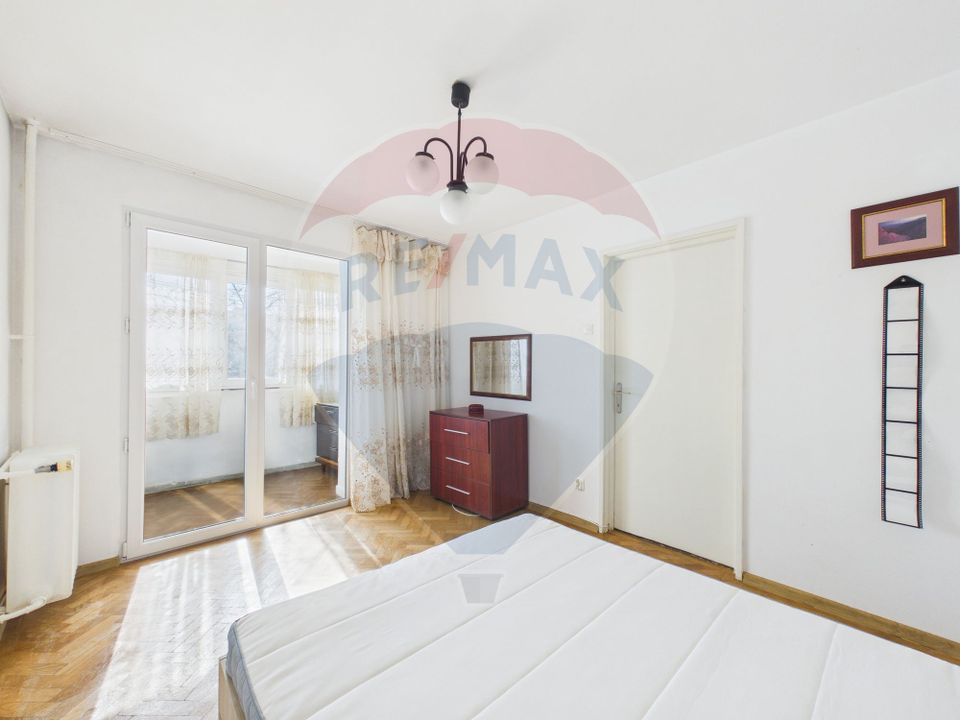 Apartament cu 2 camere de vanzare în zona Pajura