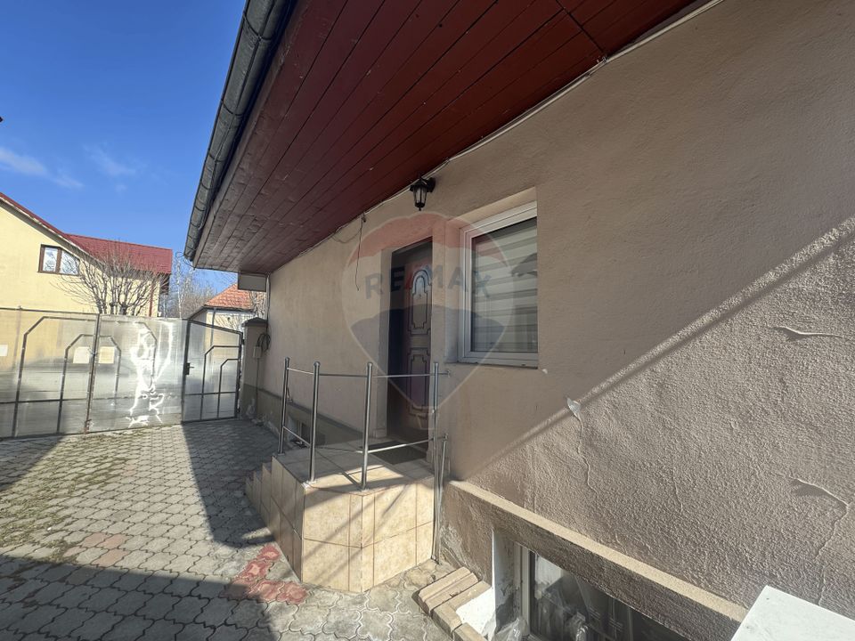 30sq.m Commercial Space for rent, 13 Decembrie area