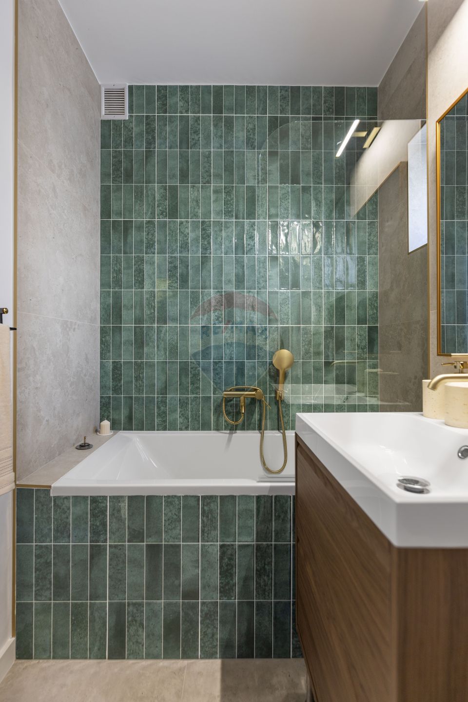 Apartament cu 3 camere, tip Samanta,  Splaiul Praporgescu
