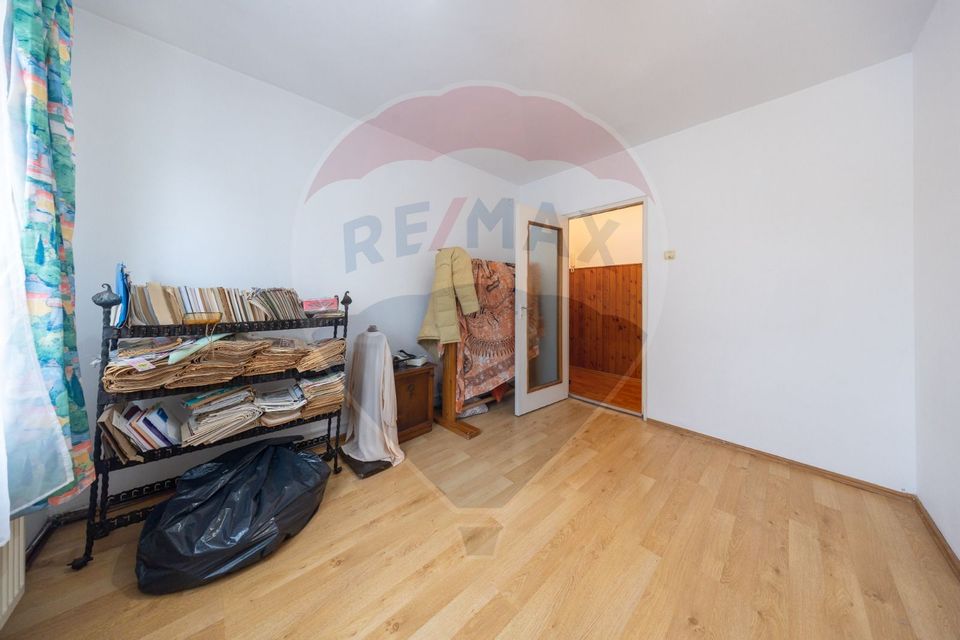 Apartament 2 camere de vanzare Rasnov, Cartierul Florilor, decomandat