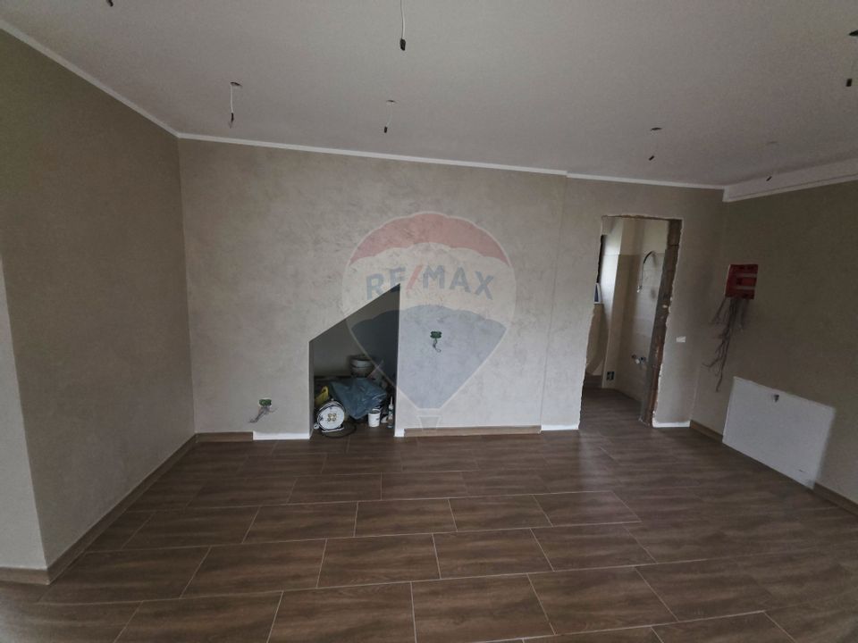 Casa  si  teren zona Balaurul