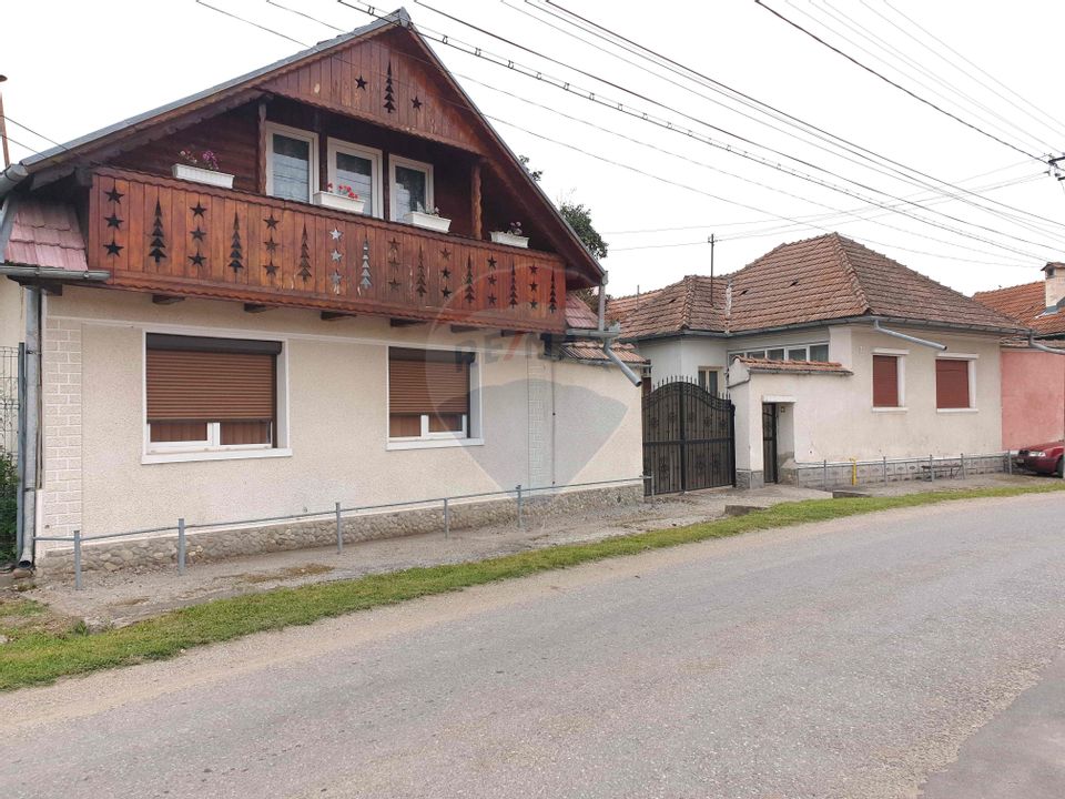 Casa in sat Voivodeni, jud Brasov, teren 4459 mp