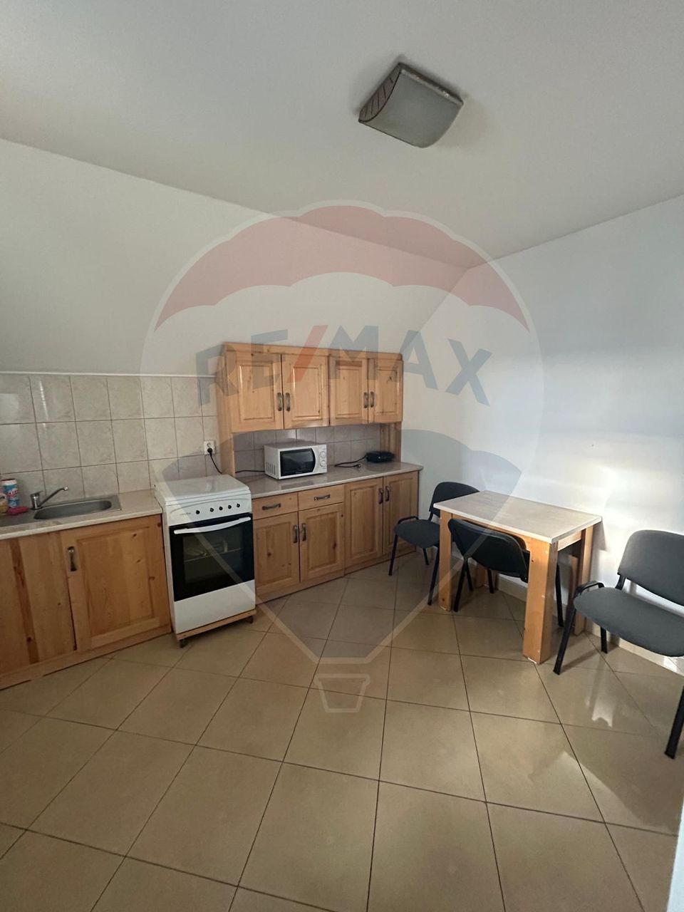 Spațiu comercial de 42.7mp de închiriat în zona Burdujeni