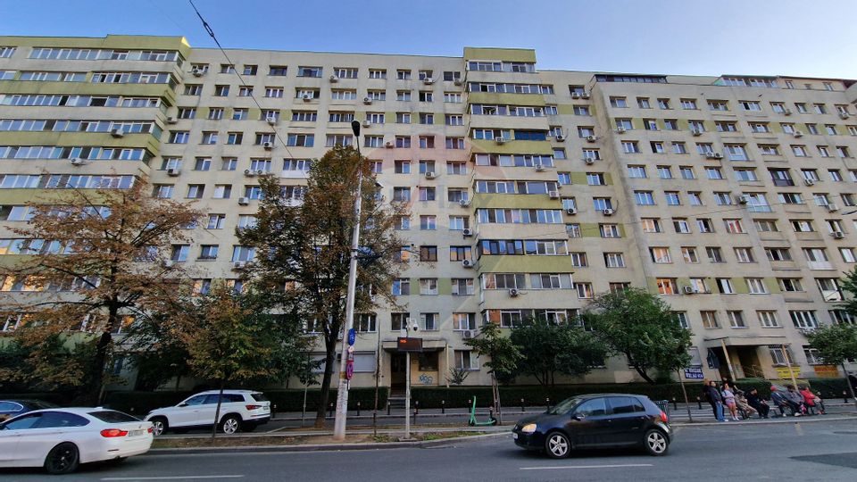 De Vanzare Apartament 2 Camere Decomandat Mega Mall-Delfinului