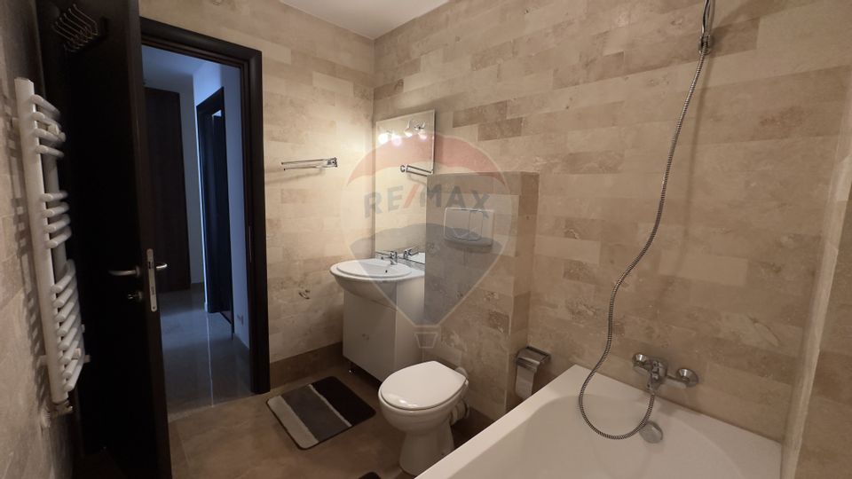 Vanzare 4 camere bloc Boutique cu piscina - Otopeni/Corbeanca