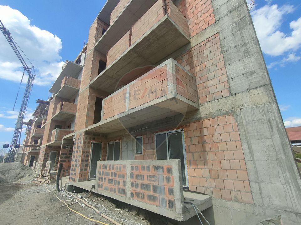 Apartament de vanzare cu gradina