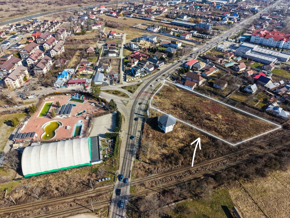 Teren 4,818 mp la strada principală în Gherăiești