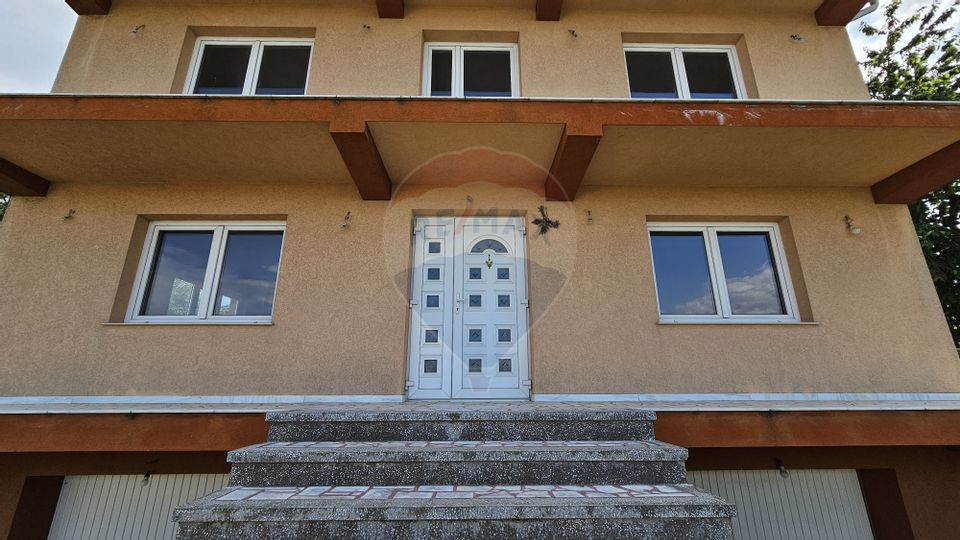 Casă / Vilă cu 12 camere-Sfântu Ilie Vechi, Suceava