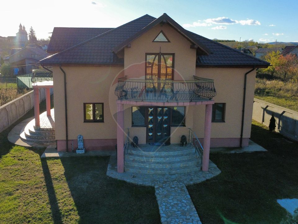 5 room House / Villa for sale