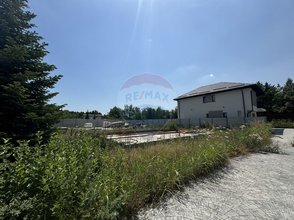 De vanzare | Teren 600 mp | Ostratu