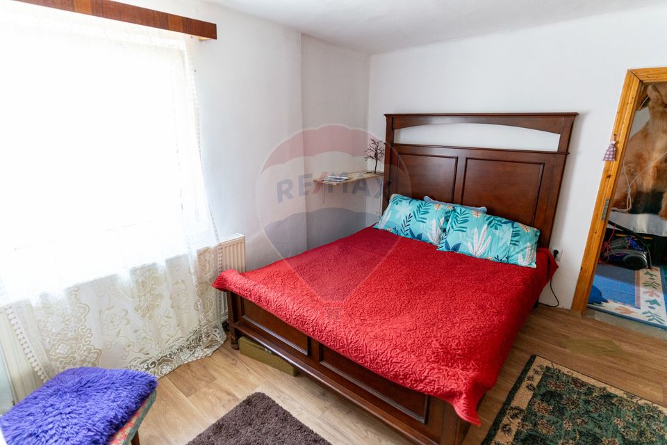 Casă / Vilă cu 10 camere amplasate in 2 corpuri de cladire de vanzare