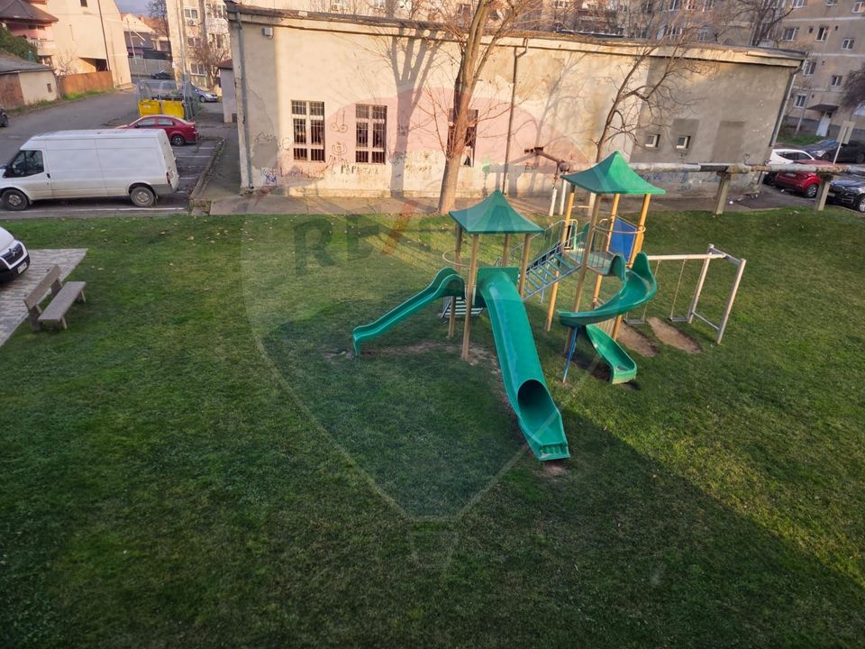 Apartament cu 3 camere in complexul Grand Hill Residence + parcare