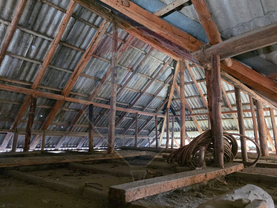 De vanzare casa solida cu teren generos si acces facil Lespezi Bacau