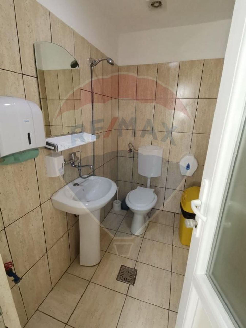 20 room Hotel / Pension for sale, Central area