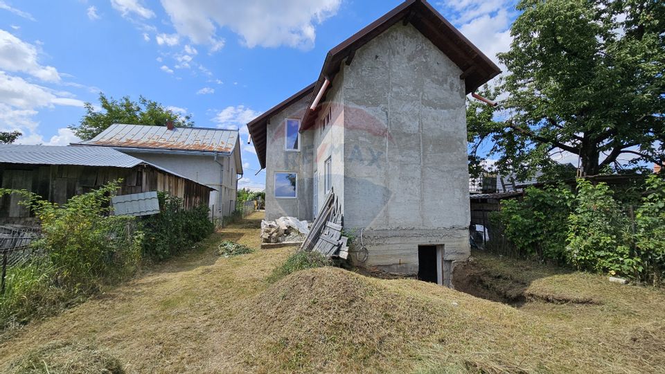 Casă / Vilă, teren 1700mp,  în Lisaura-Ipotești, Suceava