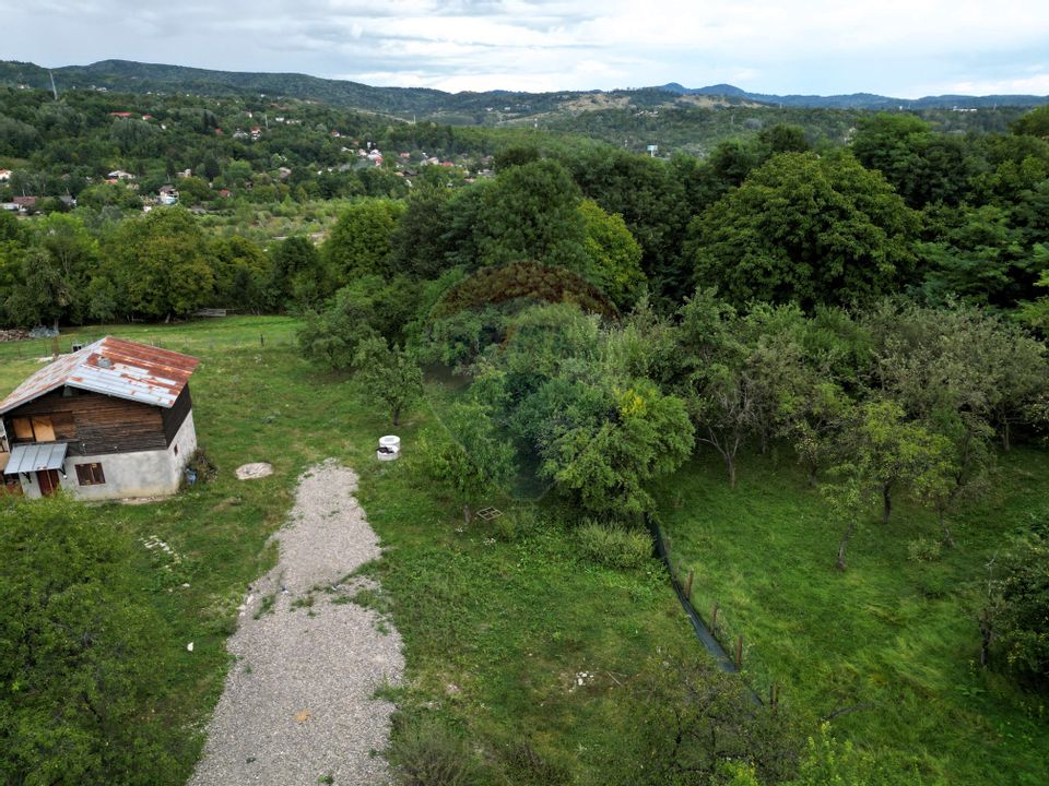 Teren în Poiana Câmpina - O Oază de Liniște și Frumusețe Naturală