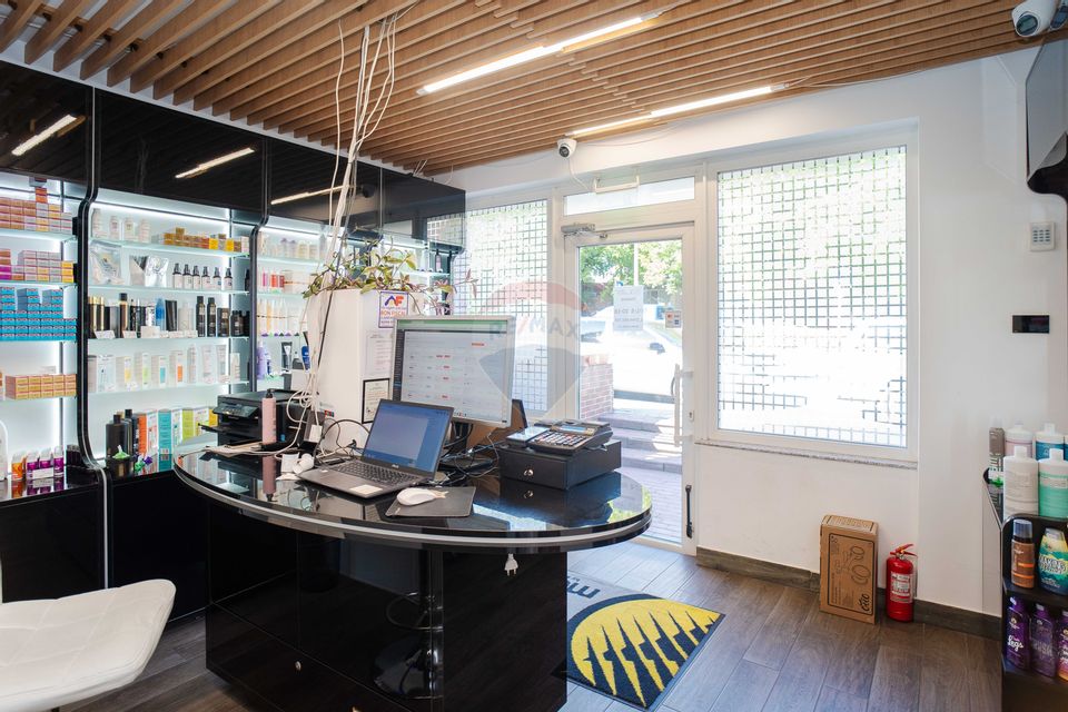 CLADIRE COMERCIALA CU SPATII OPEN SPACE