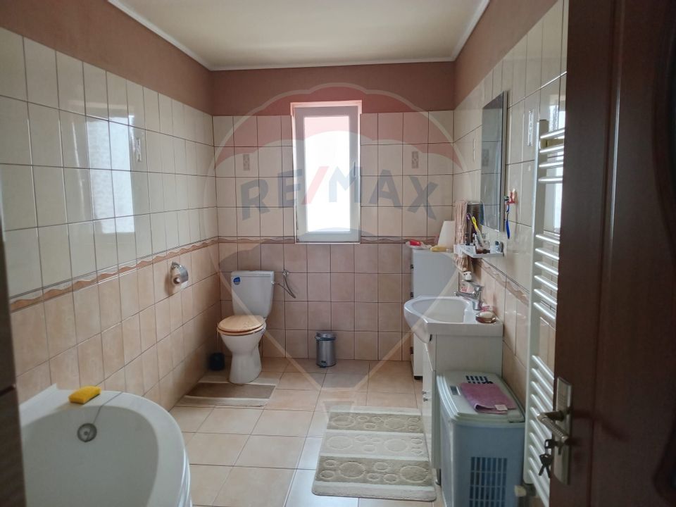 4 room House / Villa for sale