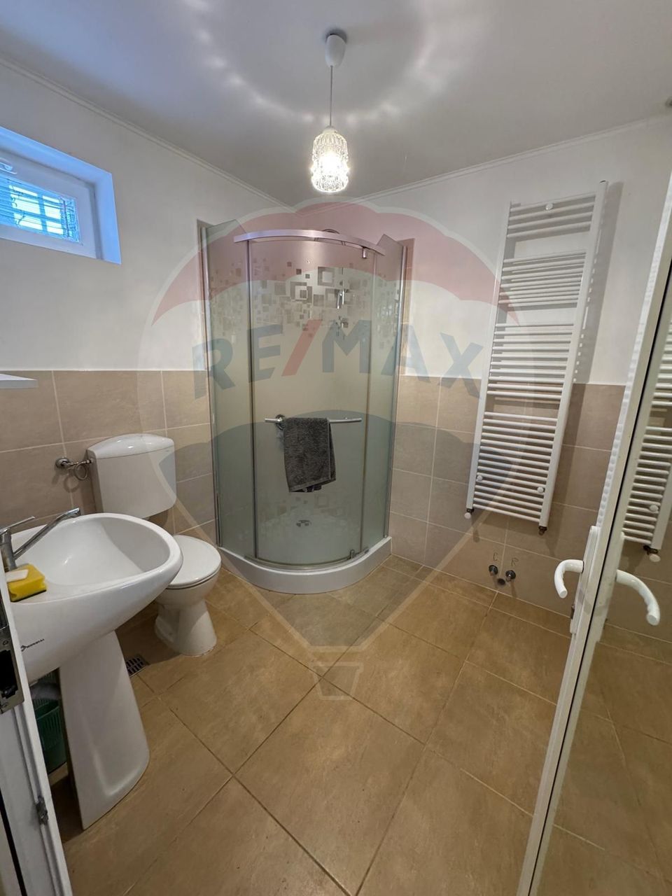 6 room House / Villa for sale, Darmanesti area