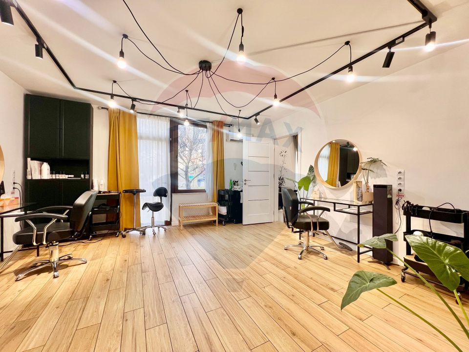 12 room House / Villa for sale, Decebal area