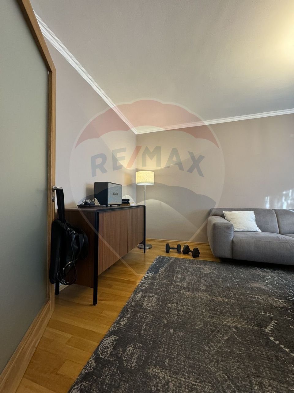 Apartament superb în inima orașului – 3 camere, Etaj 1, Garaj și Pivni