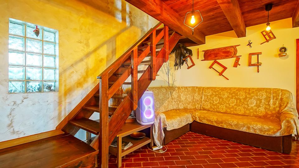 Cabana la Flo, 8 cam,P + M, teren 888 mp oportunitate de investitie !