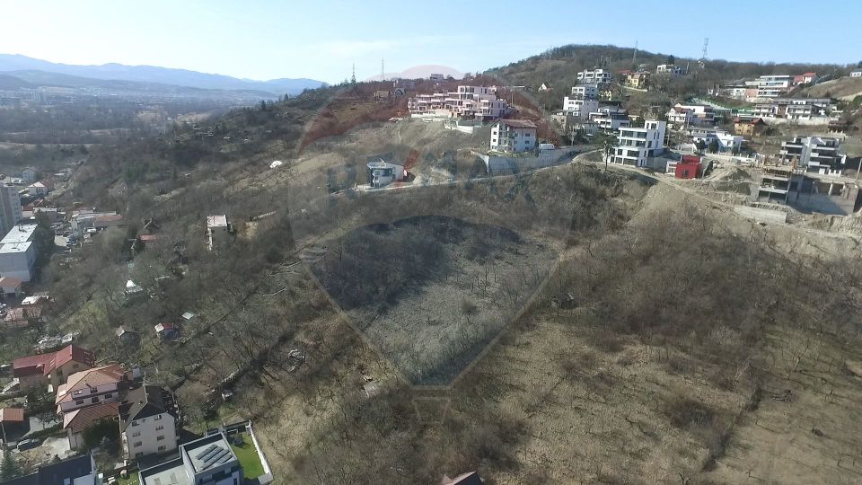 Teren 6309mp cu panoramă superbă asupra orașului – Uliului, Grigorescu