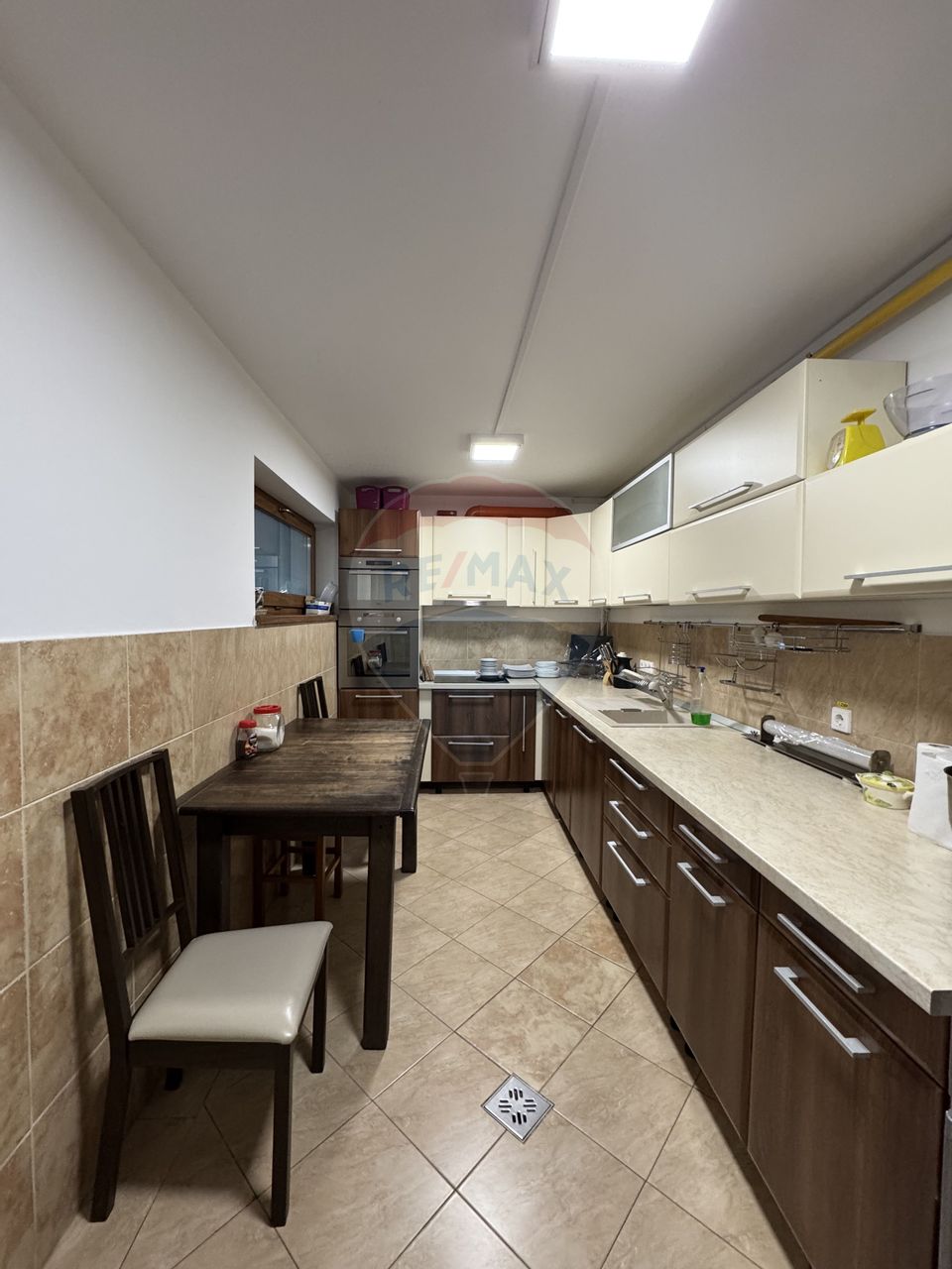 9 room Hotel / Pension for sale, Central area