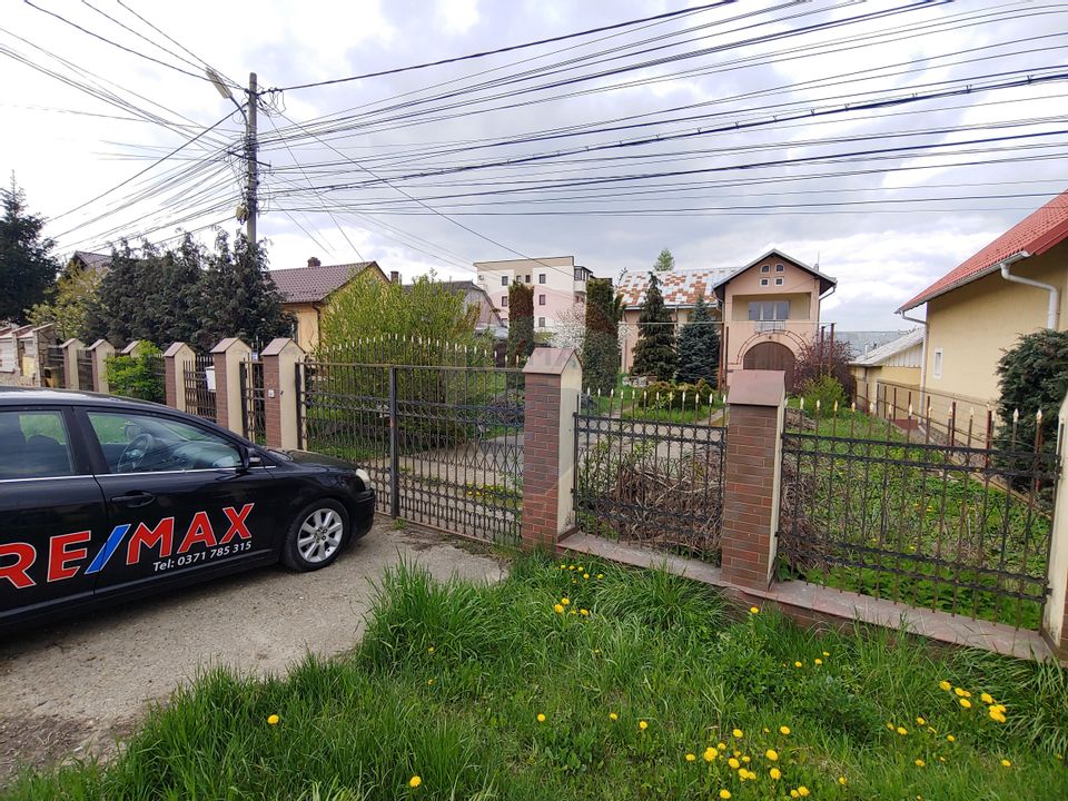 8 room House / Villa for sale