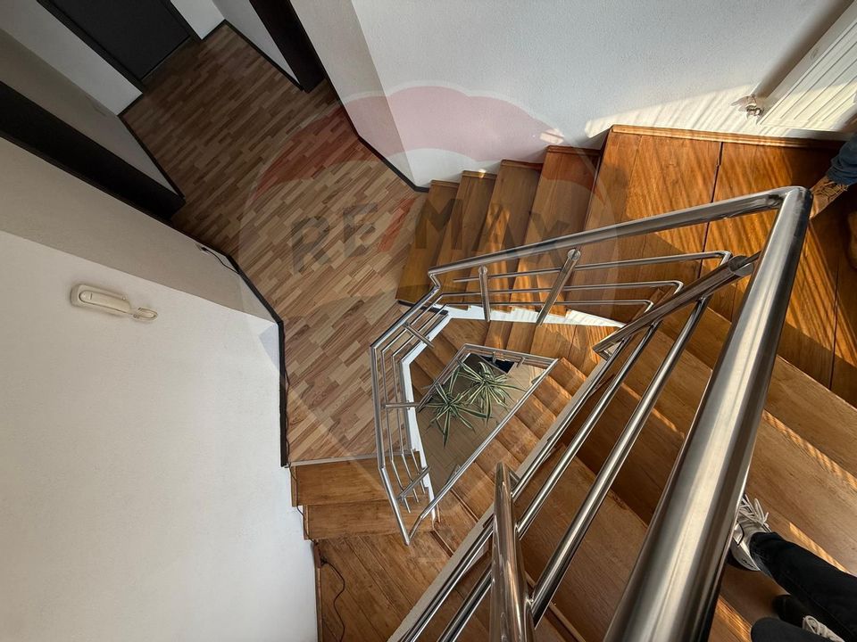 5 room House / Villa for sale, Plaiul Vulcanesti area