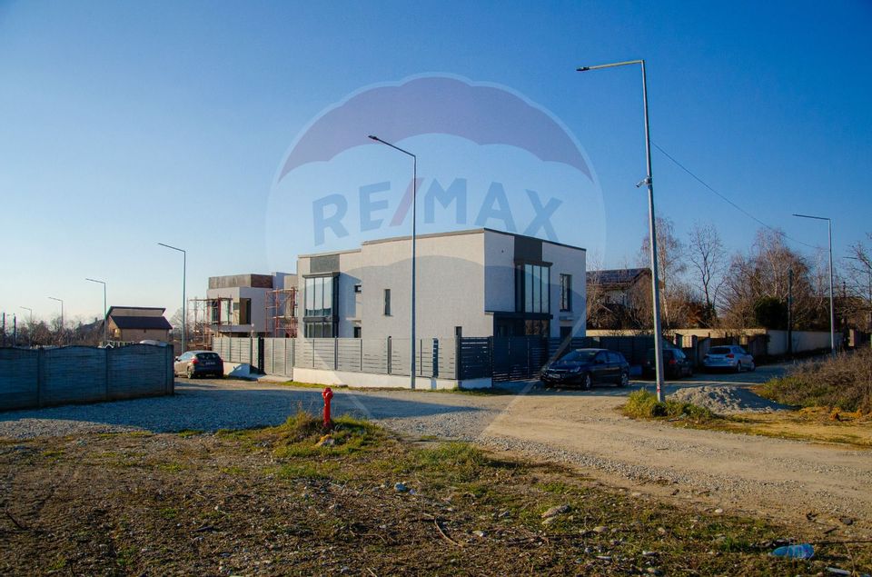 Casă / Vilă cu 5 camere de vânzare