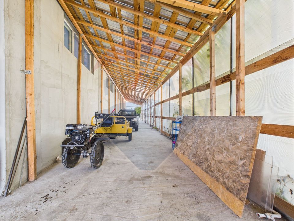 Hala, teren 5000 mp si casa in Potlogi- 38 km pana in Bucuresti