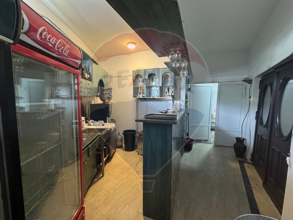 Spațiu comercial de 900mp de vânzare în zona Romanesti